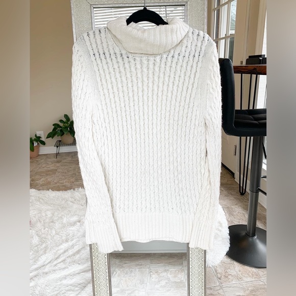 Turtle neck long sleeve sweater - Picture 1 of 4